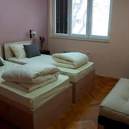Rekord Hostel Appartement *