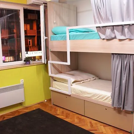 Appartement Rekord Hostel *