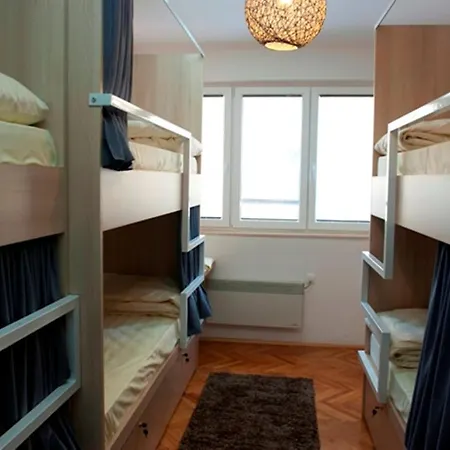 Appartement Rekord Hostel
