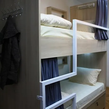 Appartement Rekord Hostel *