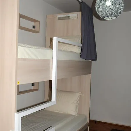 Rekord Hostel